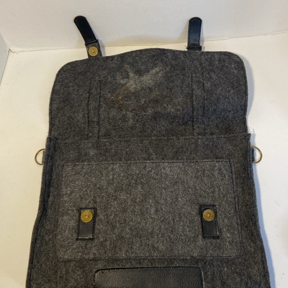 Felted Laptop or Briefcase with Reindeer Motif - Picture 4 of 9